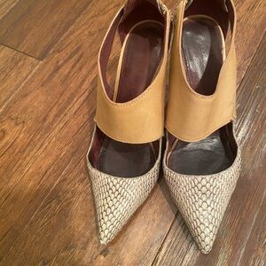Vanda Coach Tan and Snakeskin Women Shoes